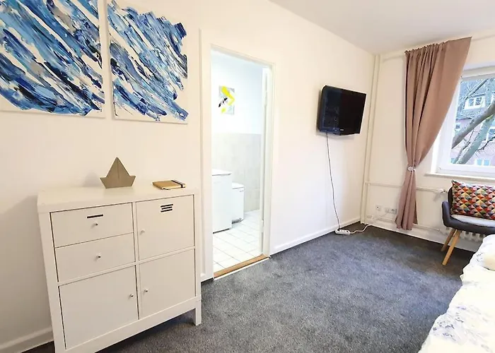 Zentral Gelegene, Ruhige 1 Zimmer Wohnung Am Park - Self Check In