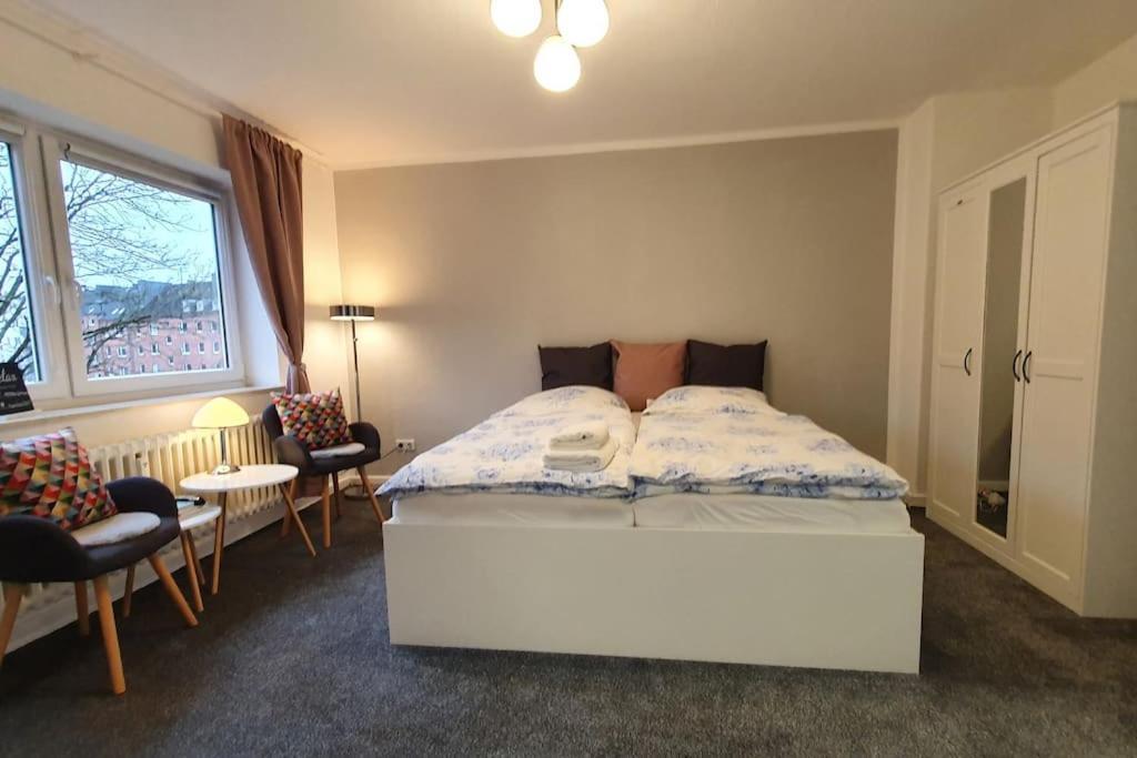 Zentral Gelegene, Ruhige 1 Am Park - Self Check In Apartment *